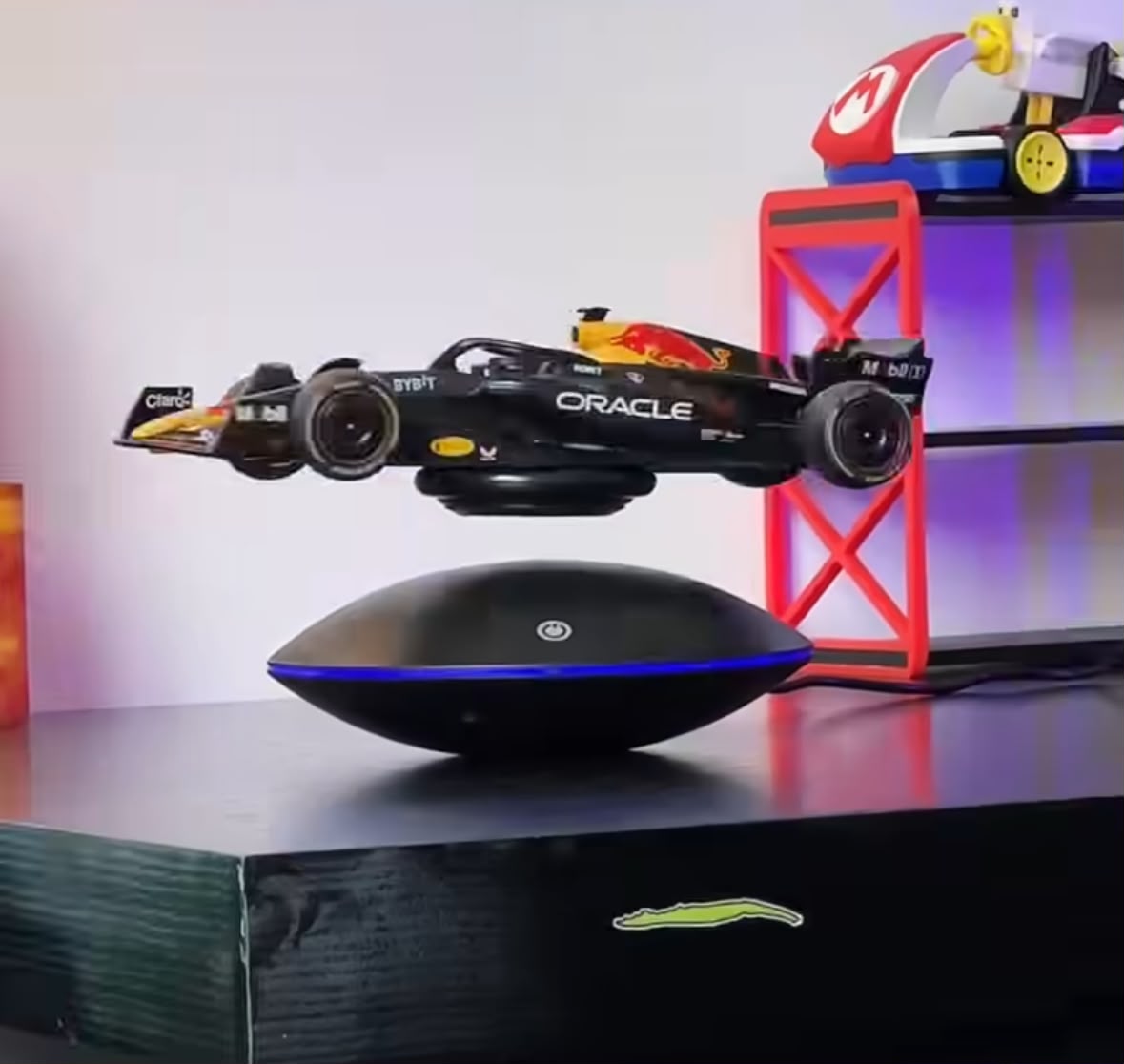 Magnetic Levitating Formula Racing Car Model – Floating Desk Display Toy