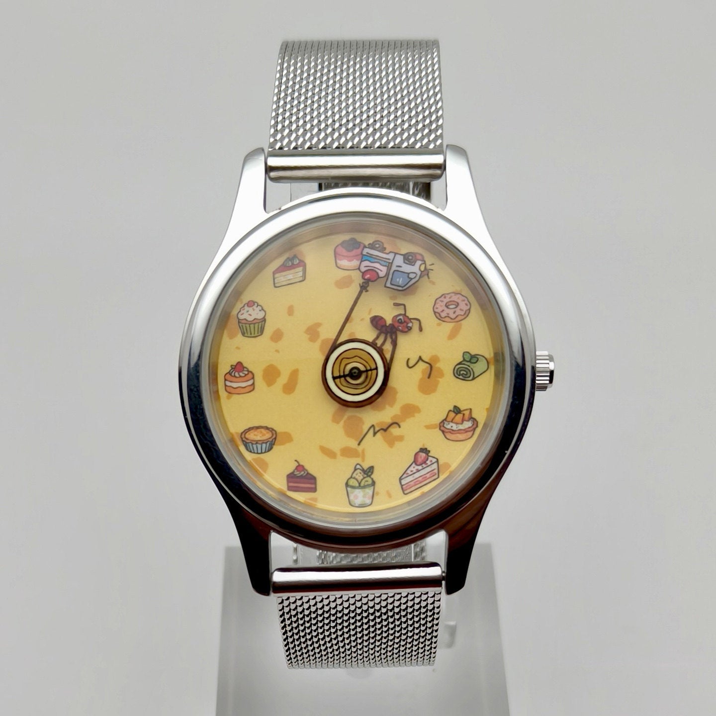 Creative Cartoon Quartz Watch – Funny Animated Character Analog Wristwatch for Kids & Adults | Cute Casual Gift Watch