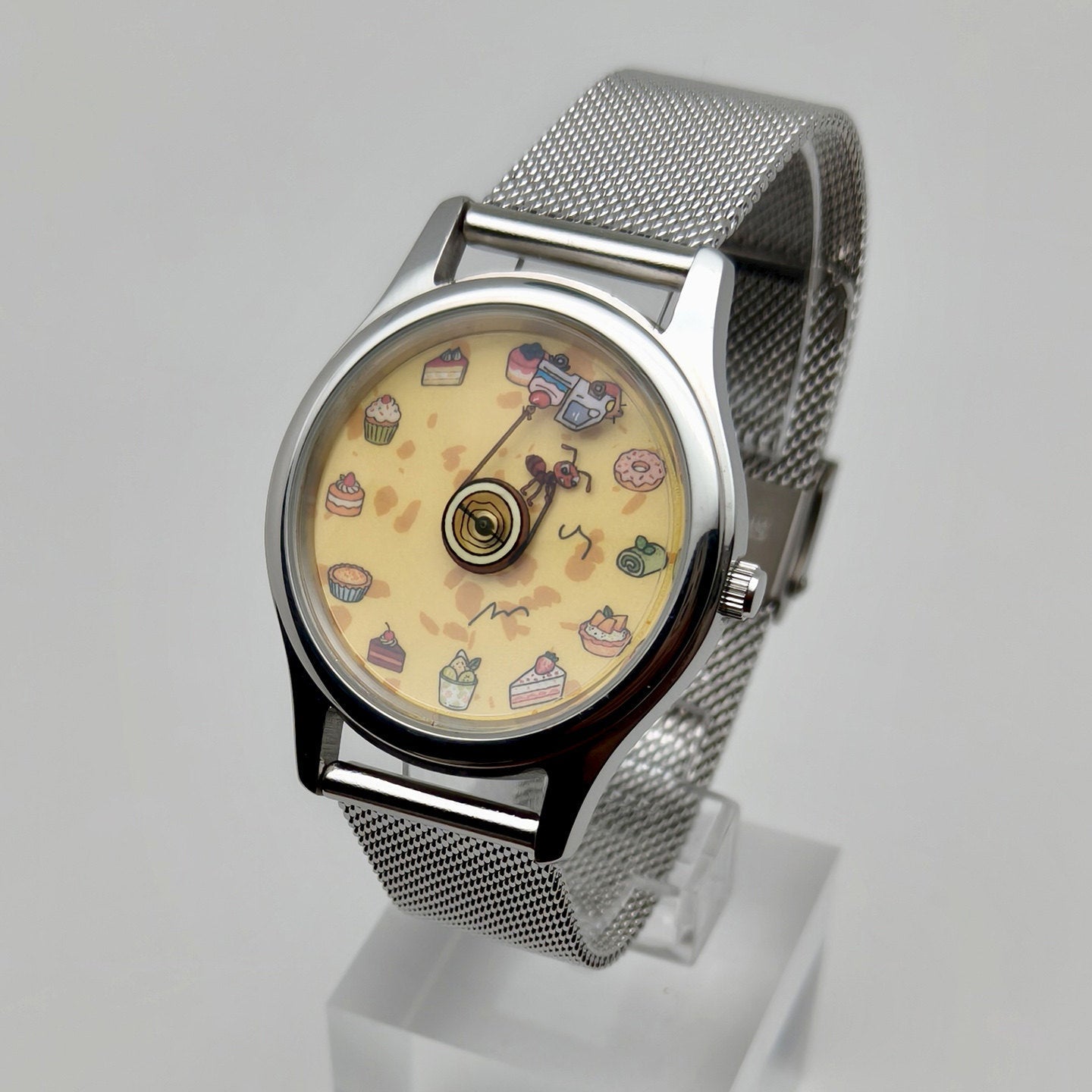 Creative Cartoon Quartz Watch – Funny Animated Character Analog Wristwatch for Kids & Adults | Cute Casual Gift Watch