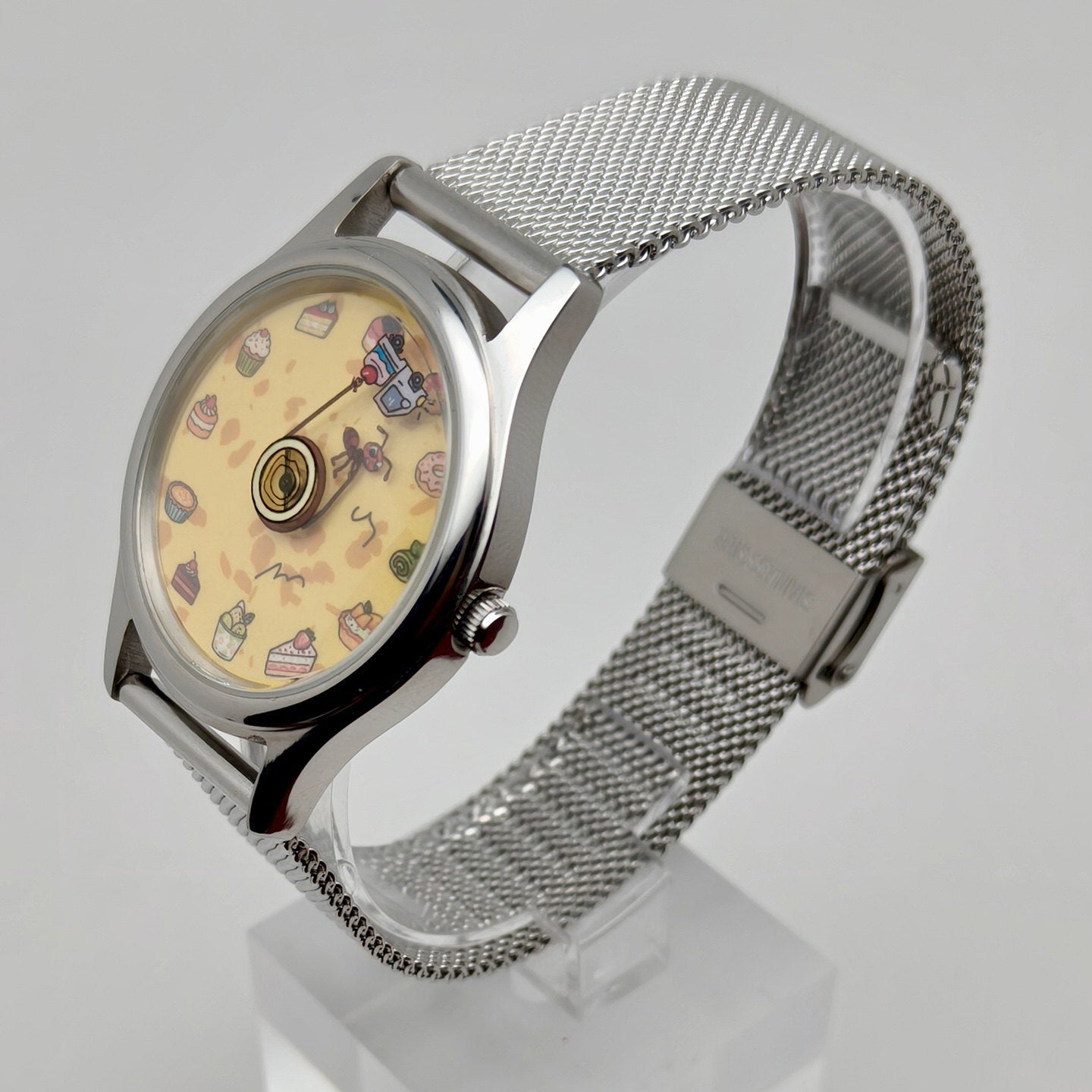 Creative Cartoon Quartz Watch – Funny Animated Character Analog Wristwatch for Kids & Adults | Cute Casual Gift Watch